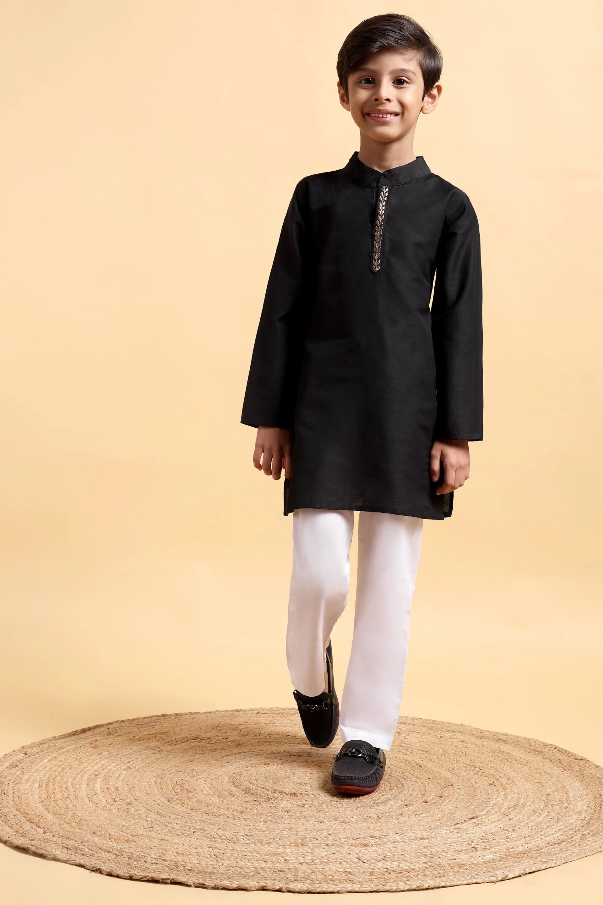 Boys Cotton Silk Embriodery Kurta & Pajama Set