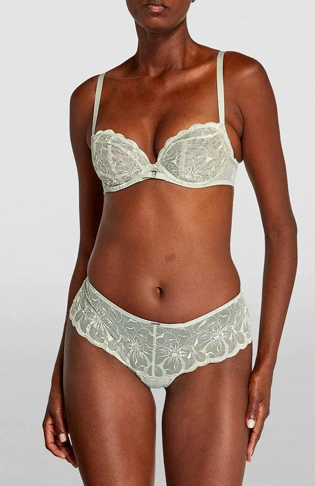 Fleurs Covering Underwire Bra and Shorty Set