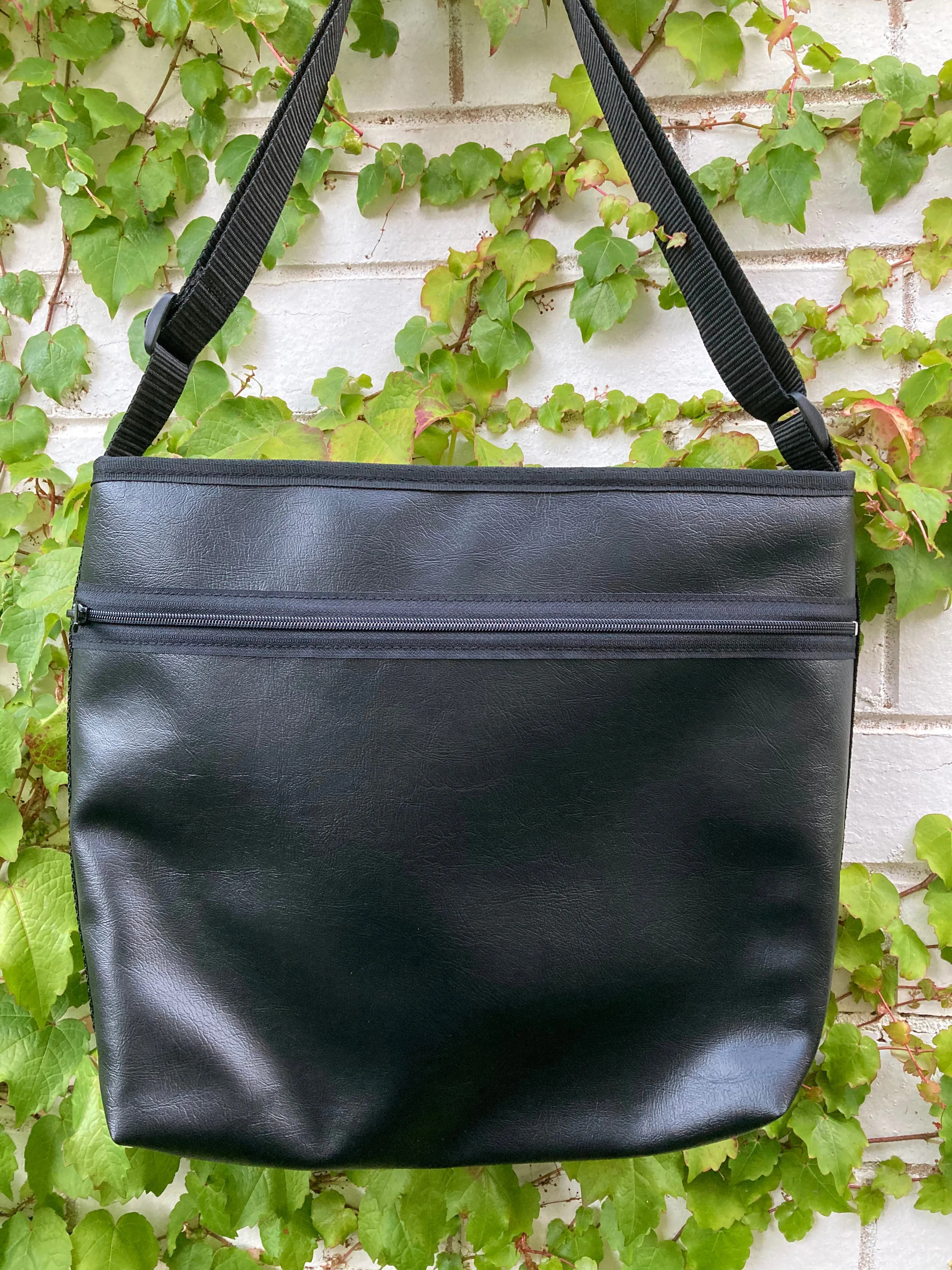 Zip-Up Tote Bag -  Mastery